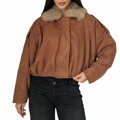Dámska bunda s kožušinovým golierom camel.