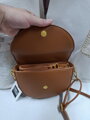 Crossbody kabelka Enrico Coveri hnedá.