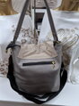 Dámska crossbody kabelka šedá.