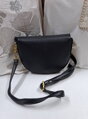 Crossbody kabelka Enrico Coveri čierna.