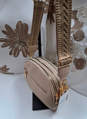 Dámska béžová crossbody kabelka 3 komorová.