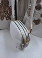 Dámska biela crossbody kabelka 3 komorová.