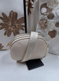 Dámska smotanová crossbody kabelka 3 komorová.