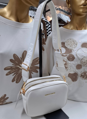 Dámska biela crossbody kabelka 2 komorová športovo-elegantná.