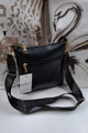 Dámska crossbody kabelka čierna so zlatými doplnkami.