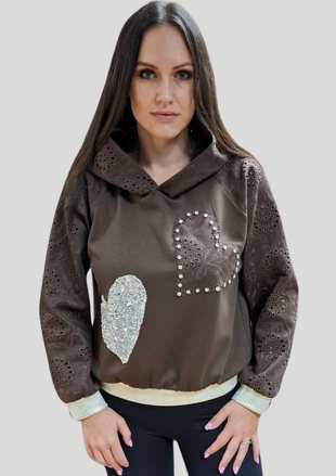 Mikina s kapucňou srdiečka čokoládová.