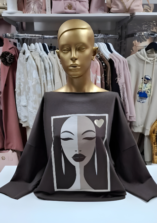 Megi Collection mikina “tvár2” šedá.