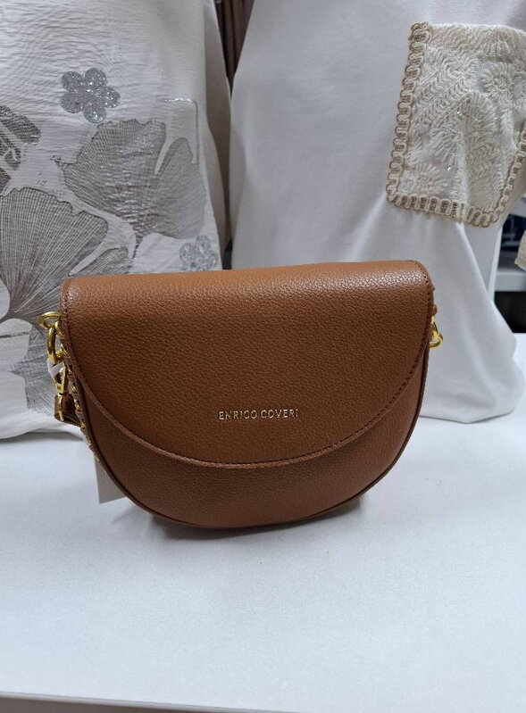 Crossbody kabelka Enrico Coveri hnedá. Crossbody kabelka Enrico Coveri hnedá.