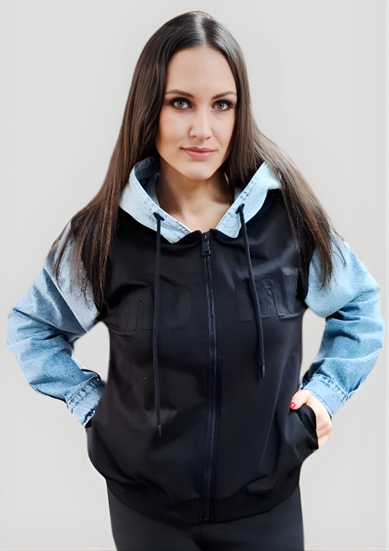 Megi Collection bunda čierna s kapucňou.