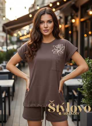 Dámske čokoládové bavlnené tričko s vyšívanou "RUŽOU" a zirkónmi.