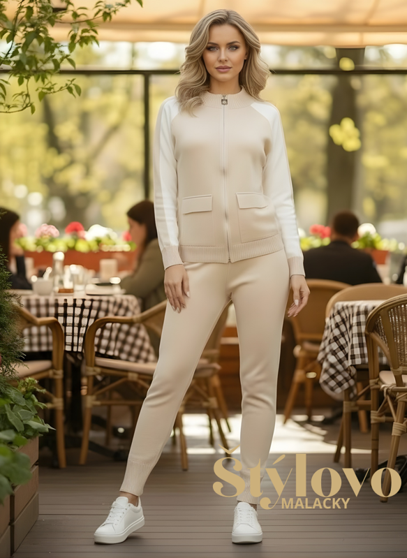 Dámska smotanová úpletová súprava so zipsom LAURA.