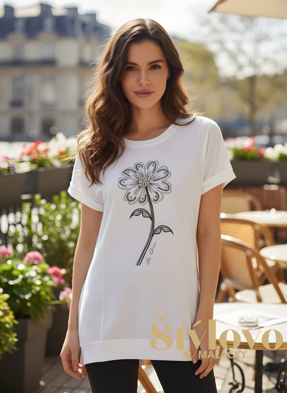 Biele bavlnené tričko "VEĽKÝ KVET" zdobené zirkónmi.