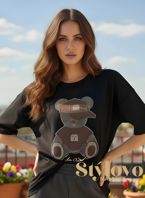 Čierne bavlnené tričko s veľkým vyšívaným "MACOM"a zirkónmi.