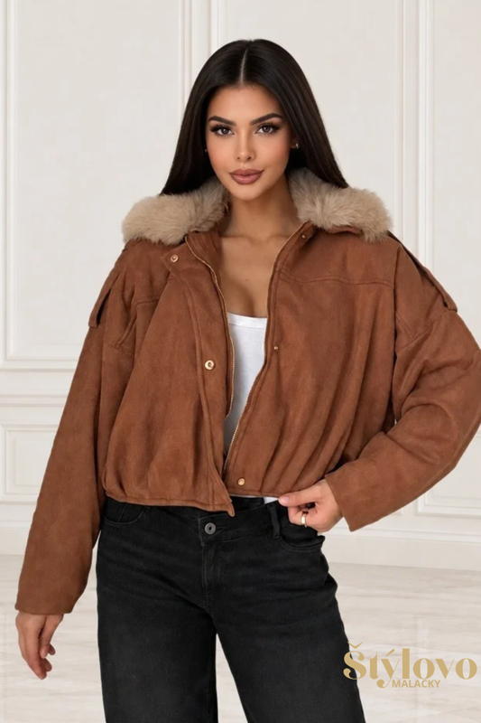Dámska camel bunda s kožušinou – športovo elegantná.
