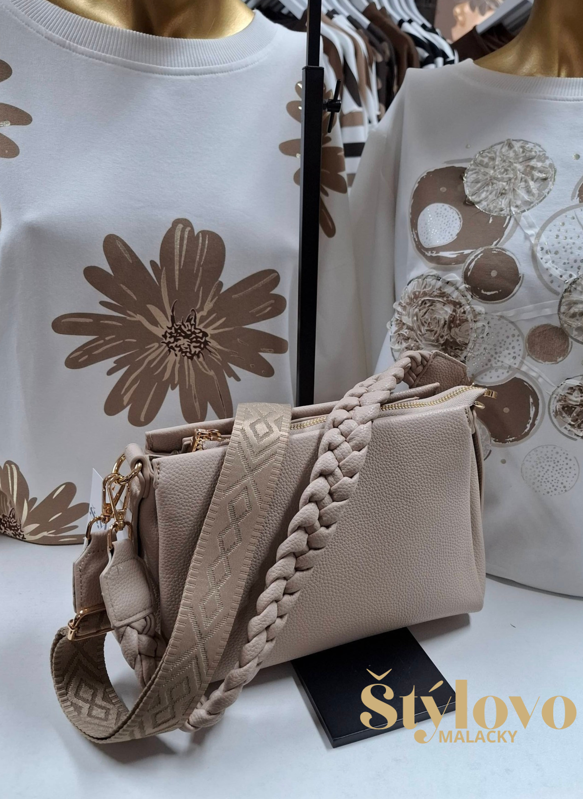 Béžová crossbody kabelka elegancia s dvoma ramienkami.