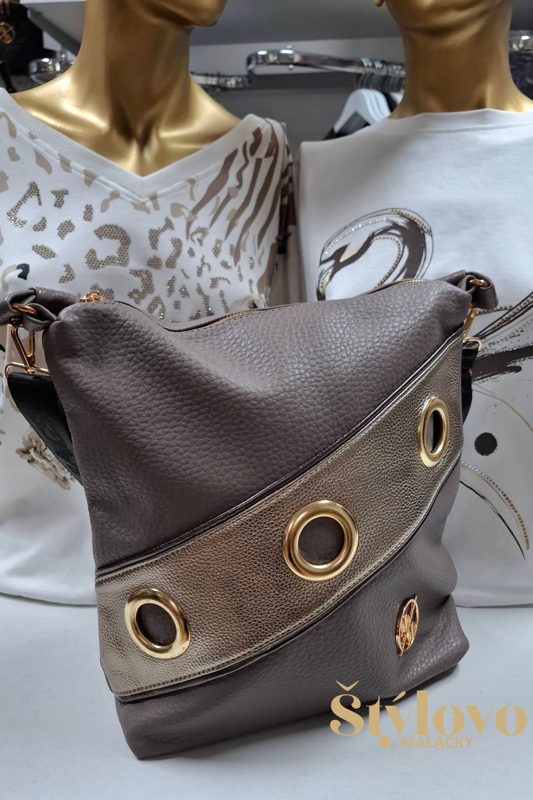 Taupe dámska kabelka na zips, zlaté kovové kruhy.