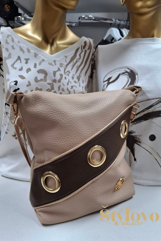 Béžová dámska kabelka na zips, zlaté kovové kruhy.